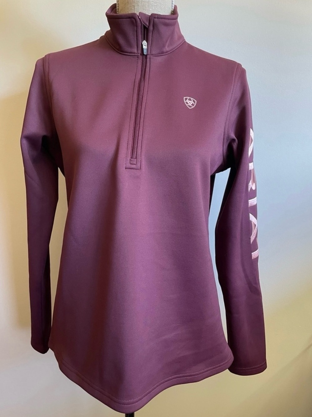 ARIAT-Ladies Tek Team 1/2 Zip. Size small
